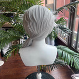 [Styled Wig]Embalmer Aesop Carl Cosplay Wig Game I dentity V Man Silver Long Hair Halloween Costume Theme Party Comic Synthetic